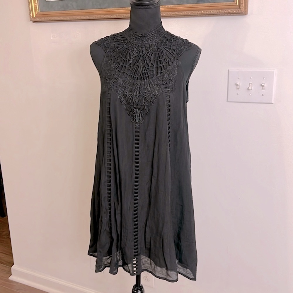 Entro Babydoll Midi with Back Keyhole Button, Sz. S.